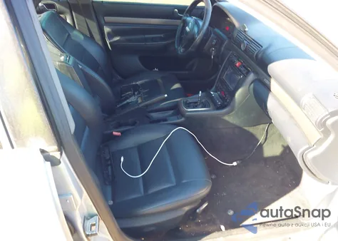 2001 Audi A4 1.8 T из США, поврежденный, VIN WAUDC68D51A051991